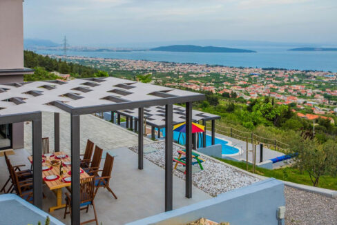 Villa mit Meerblick in einem Vorort von Split
