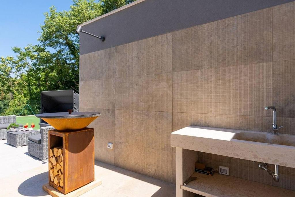 Elegantes modernes Haus -Tinjan, Istrien