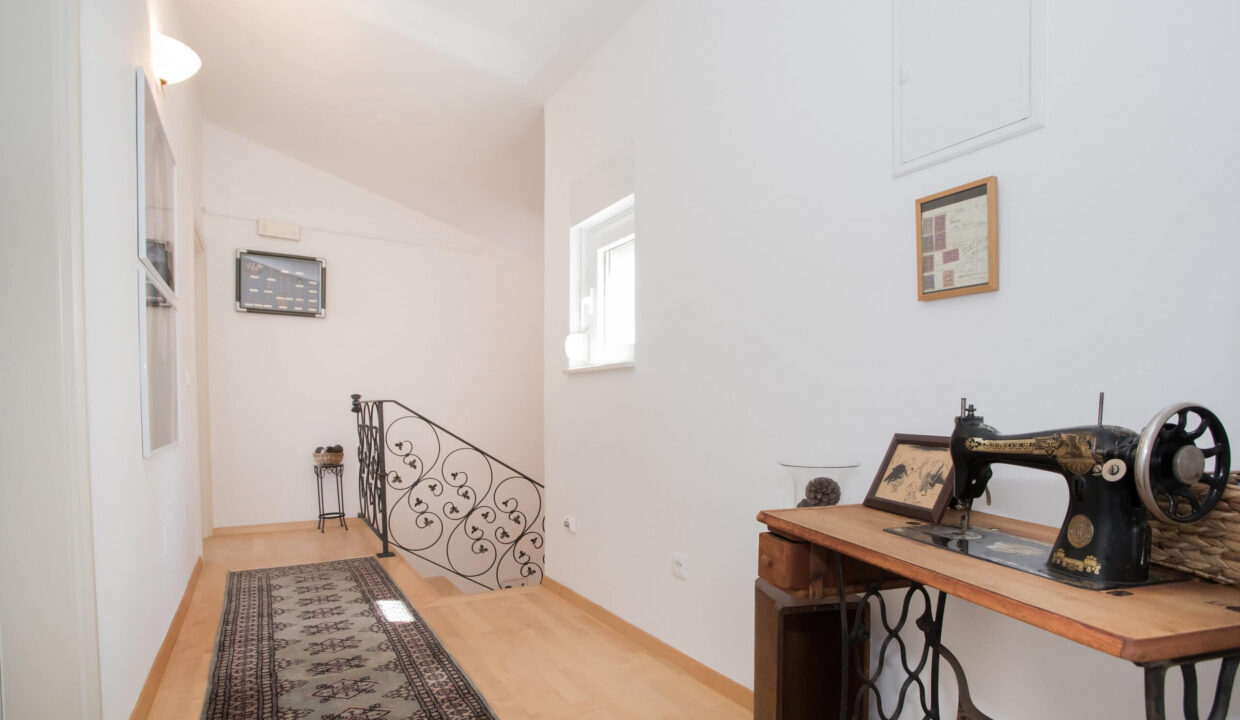 Haus mit Meerblick in der Nähe von Sibenik