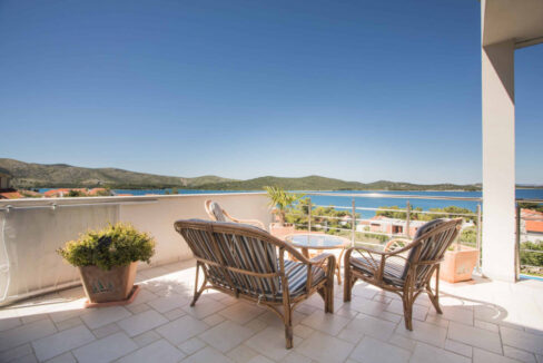 Haus mit Meerblick in der Nähe von Sibenik