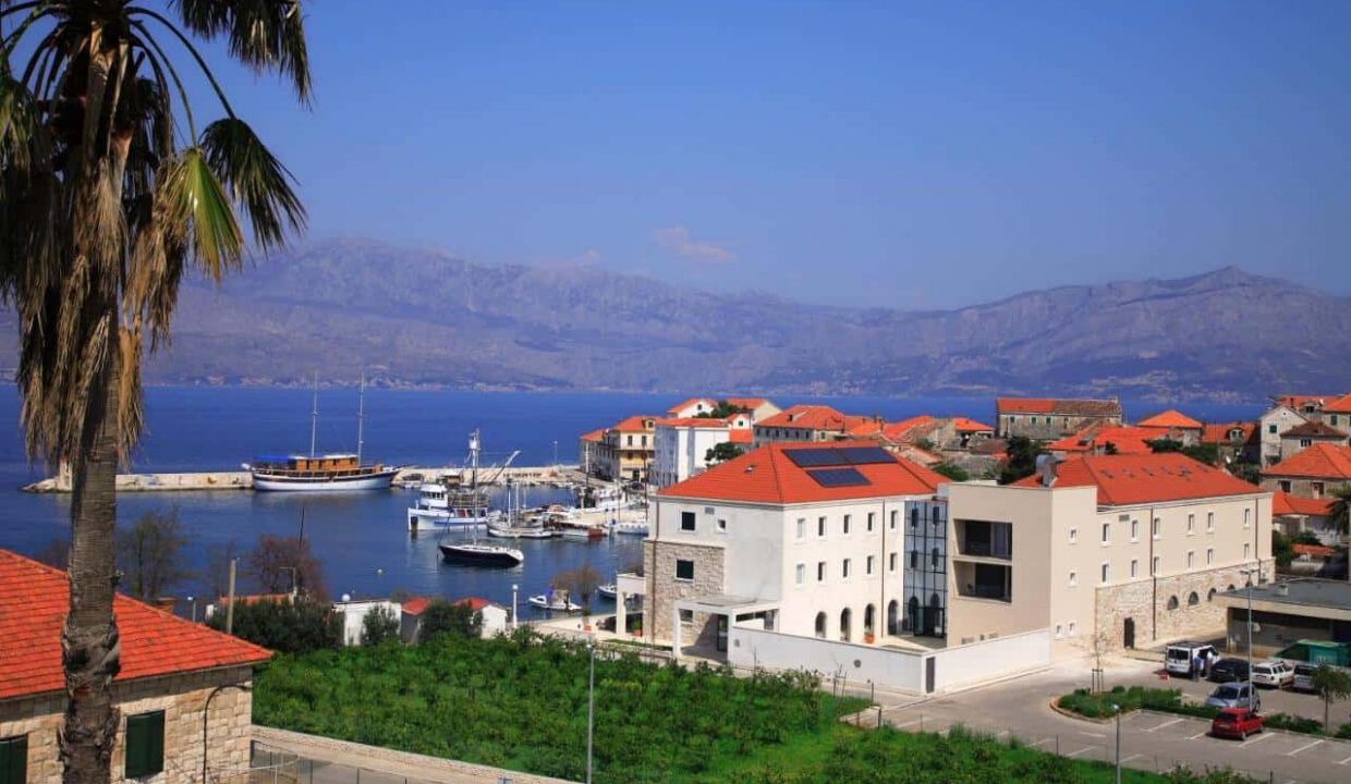 Hotel am Meer auf der Insel Bra?