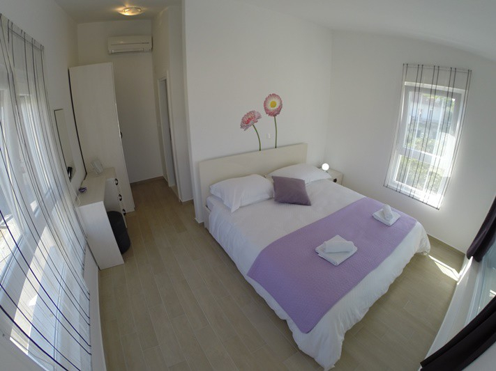 Haus mit Meerblick in Okrug Gornji