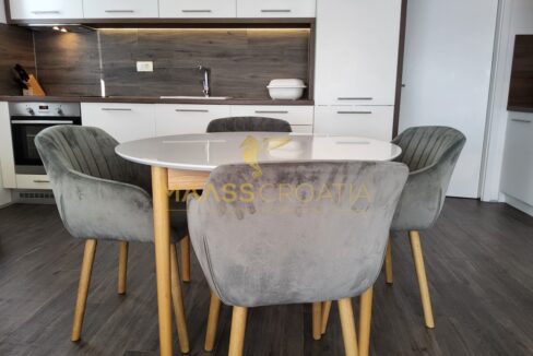 Tisch1